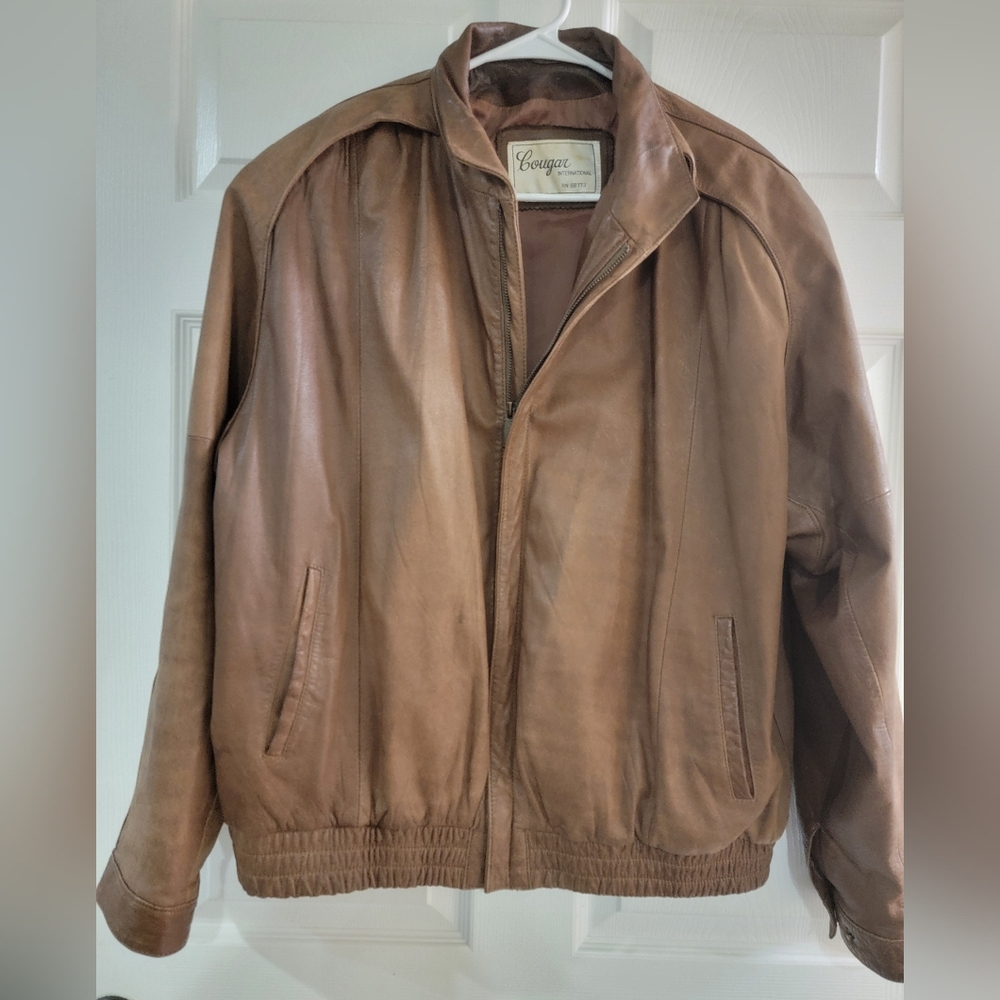 Vintage Cougar RN 68773 Men's Tan Leather Jacket. 90s